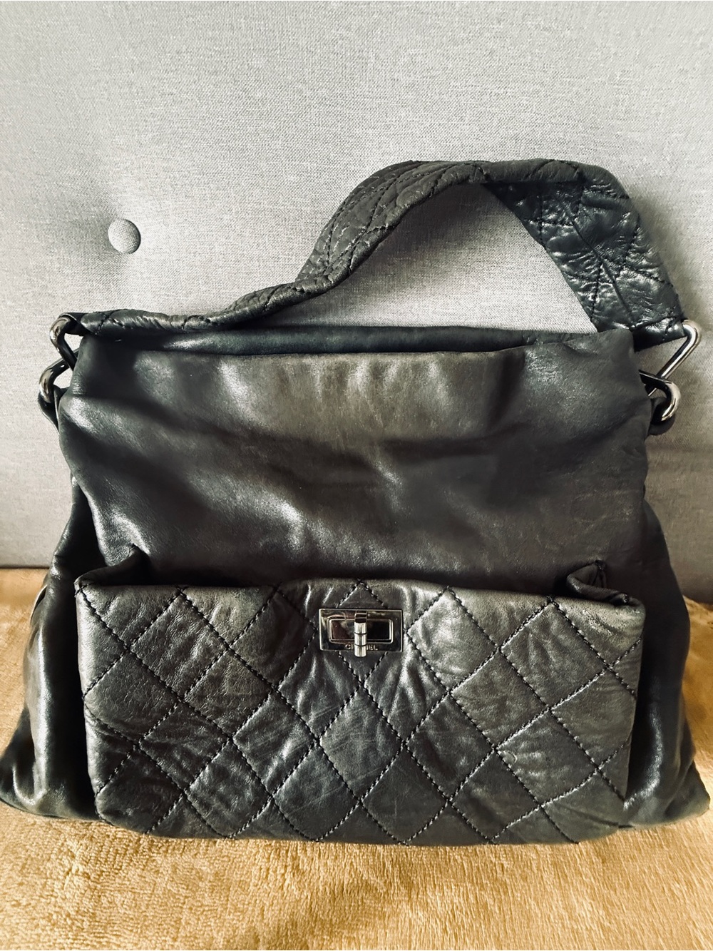 CHANEL 8 Knots Hobo - Quilted Black Leather Shoulder Bag